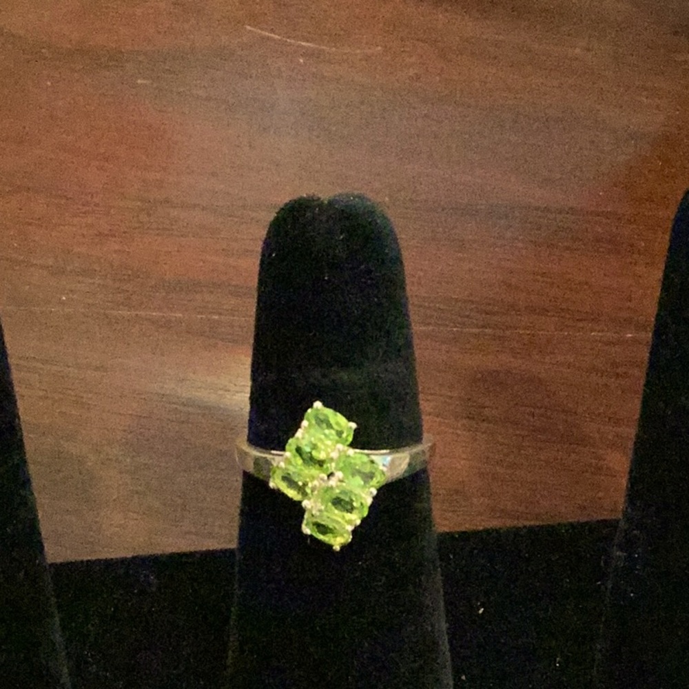Pretty Six Stone Peridot Ring